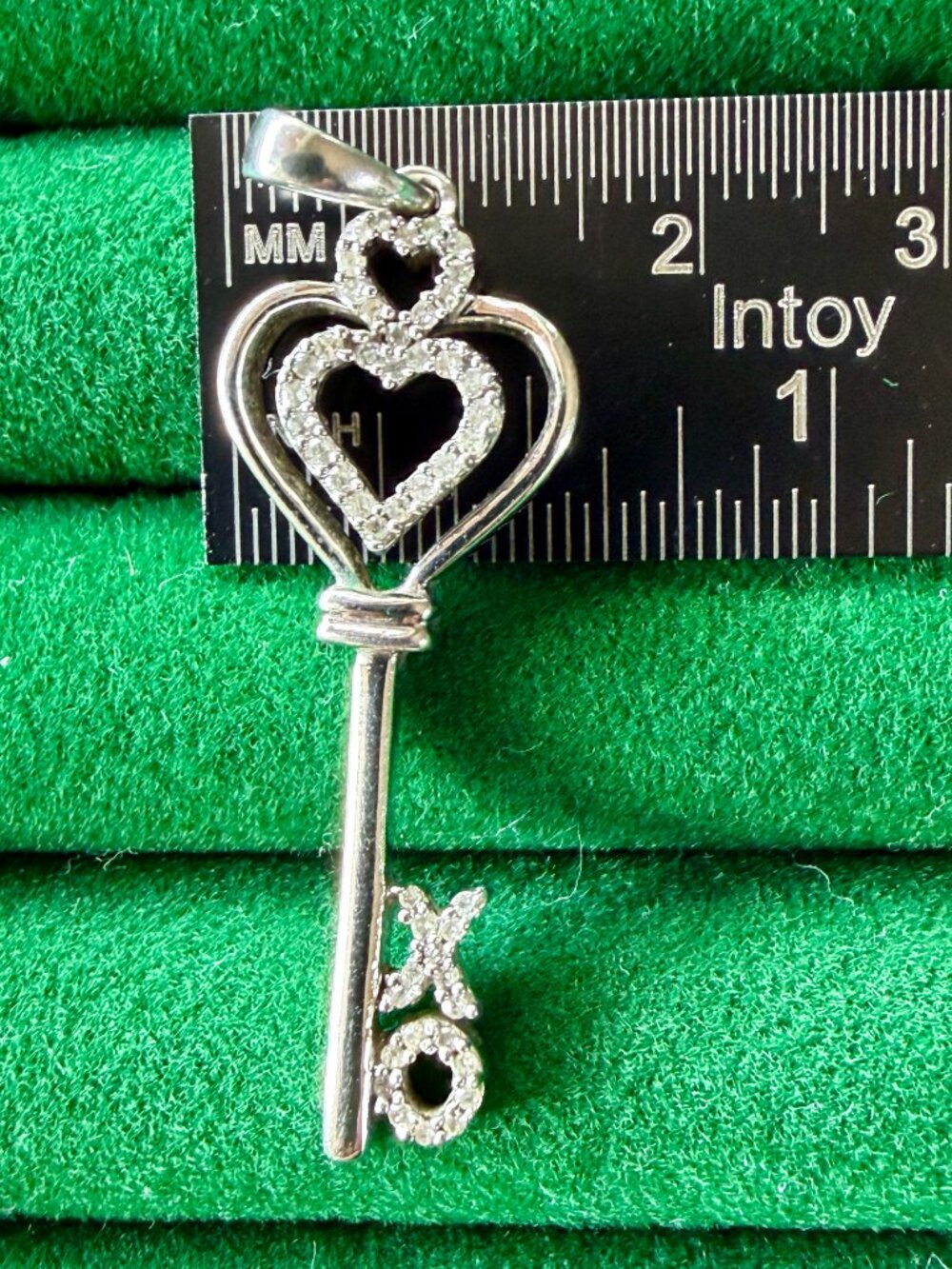 ✨Sterling Silver "XOXO" Key to My Heart Pendant ✨ - Picture 5 of 7